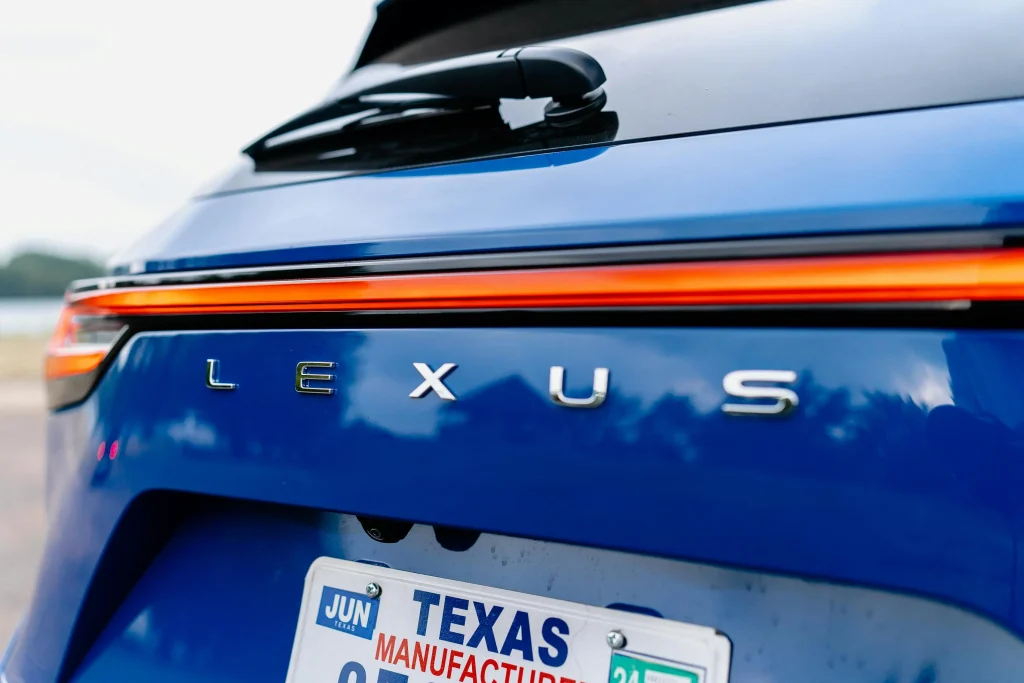 Lexus UX 250h: The Compact Hybrid SUV That Stands Out 3 Lexus UX